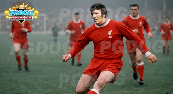 กองหลังตัวหลัก Tommy Smith